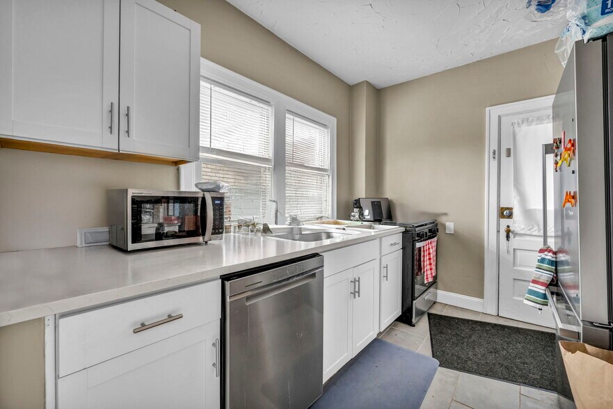 More Photos Of 12065 Edgewater Dr, Lakewood Apartments For Sale