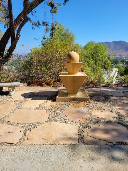 More Photos Of 5716 Corsa Ave, Westlake Village Office For Lease