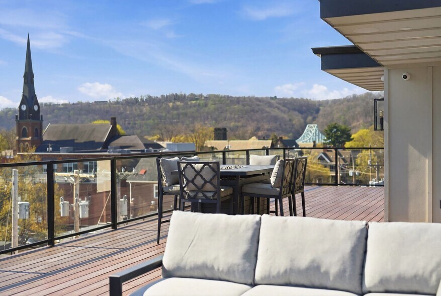 More Photos Of 443 Walnut St, Sewickley Flex For Sale