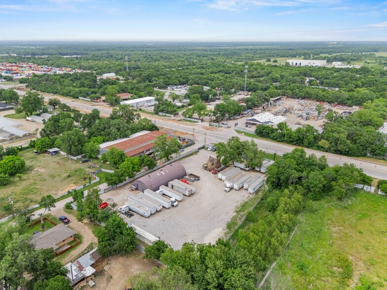 More Photos Of 9505 S Central Expy, Dallas Warehouse For Sale