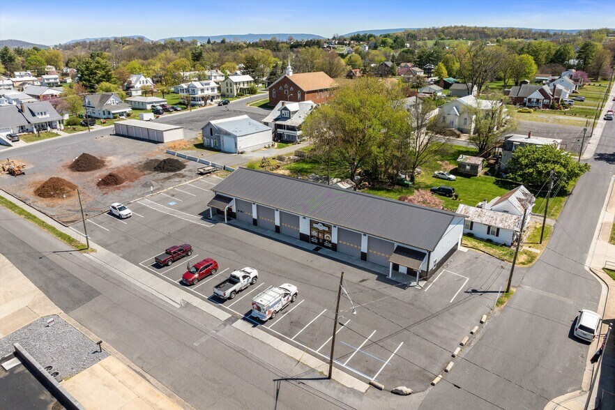 More Photos Of 171 N Central St, Broadway Flex For Sale