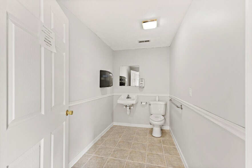 More Photos Of 1251 Montvue Rd, Kingsport Warehouse For Sale