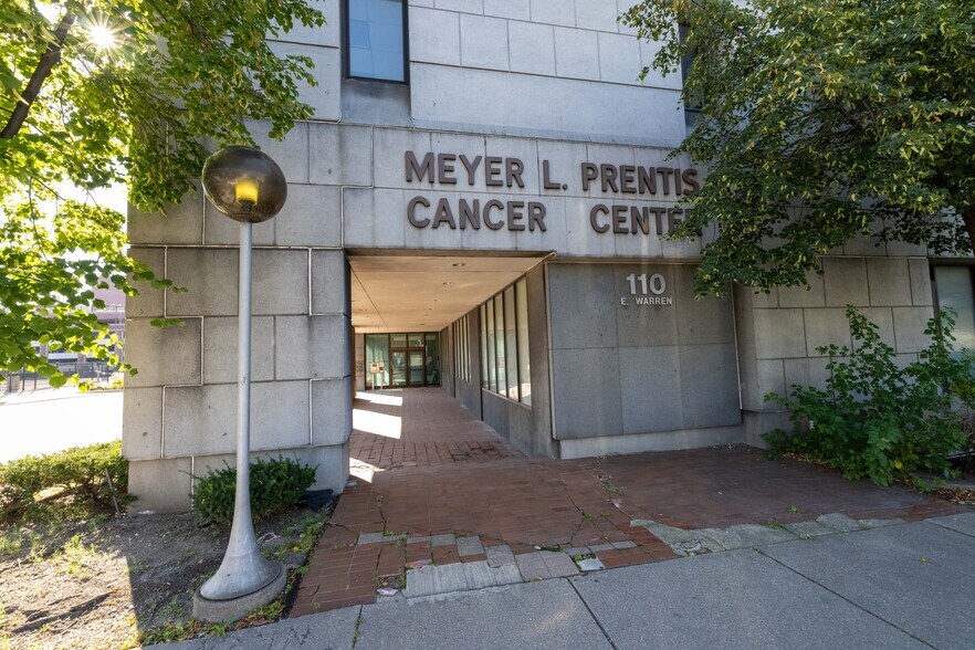 More Photos Of 110 E Warren Ave, Detroit Medical For Lease