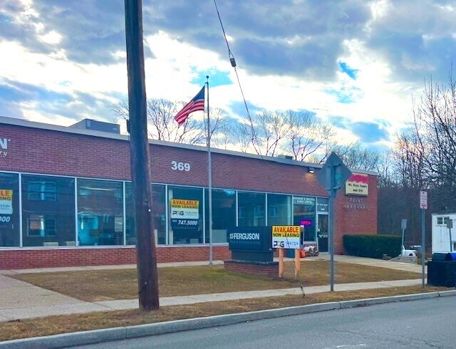 Primary Photo Of 369 Lexington Ave, Mount Kisco Showroom For Lease