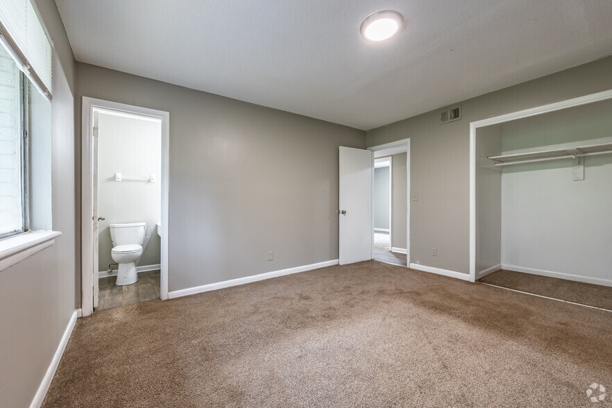 More Photos Of 3937 Glenwood Rd, Decatur Apartments For Sale