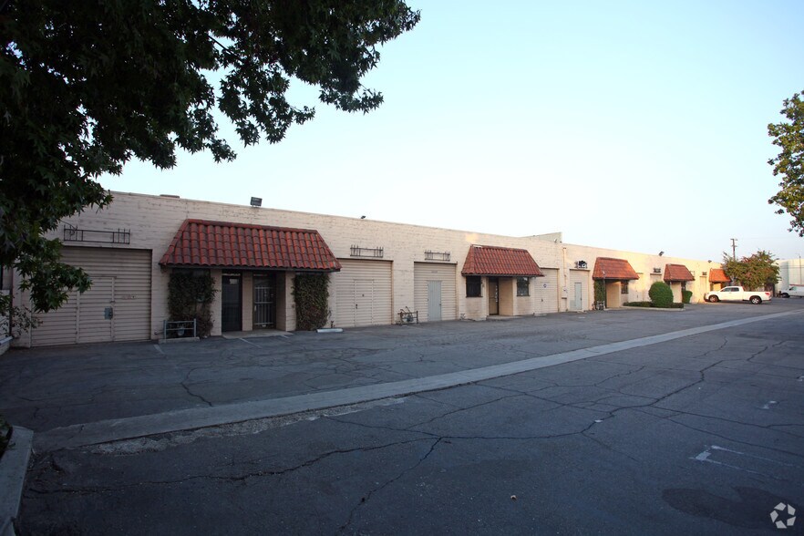 More Photos Of 136 S 8th Ave, La Puente Warehouse For Lease