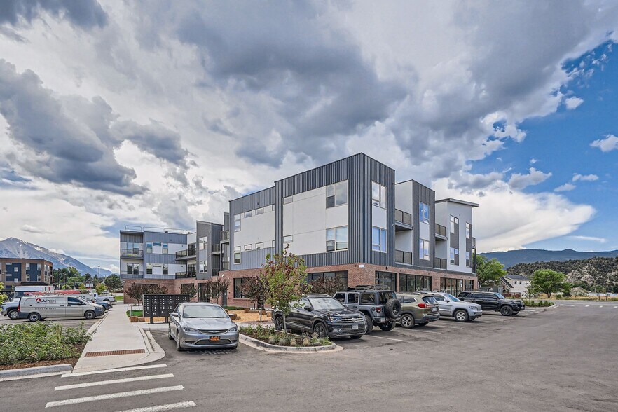 More Photos Of 920 Highway 133, Carbondale Apartments For Sale