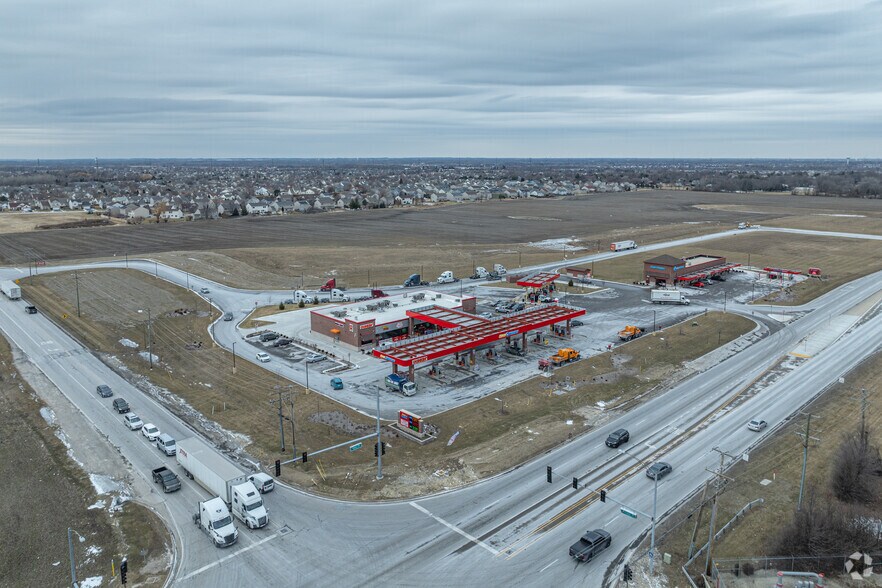 More Photos Of 16664 Weber Rd, Crest Hill Service Station For Lease