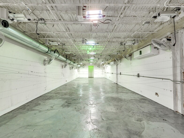 More Photos Of 212 W Main St, Shawnee Storefront Retail Office For Lease