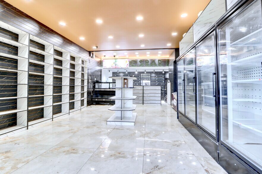 More Photos Of 60-35 Fresh Pond Rd, Maspeth Storefront Retail Residential For Lease