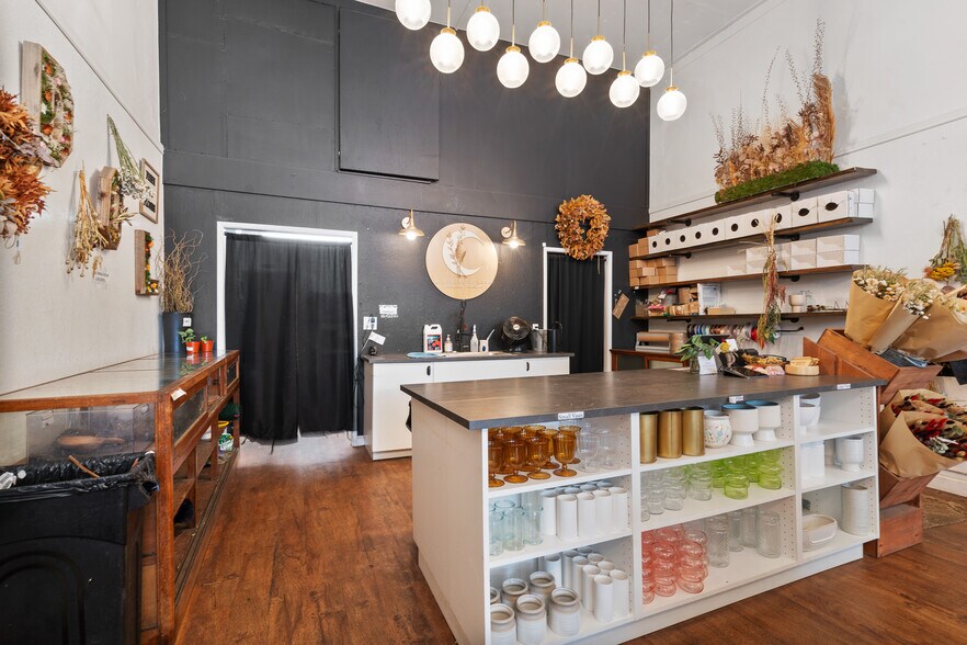 More Photos Of 106 W J St, Benicia Office For Sale