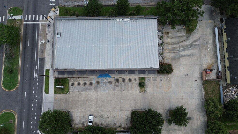 Primary Photo Of 230 N Broad St, New Orleans Freestanding For Lease
