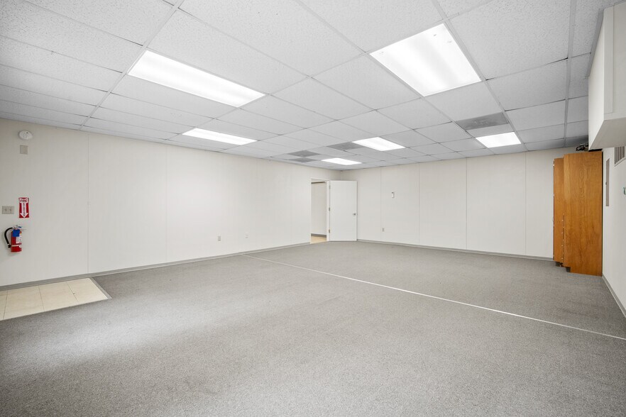 More Photos Of 5942 Portal Way, Ferndale Loft Creative Space For Lease