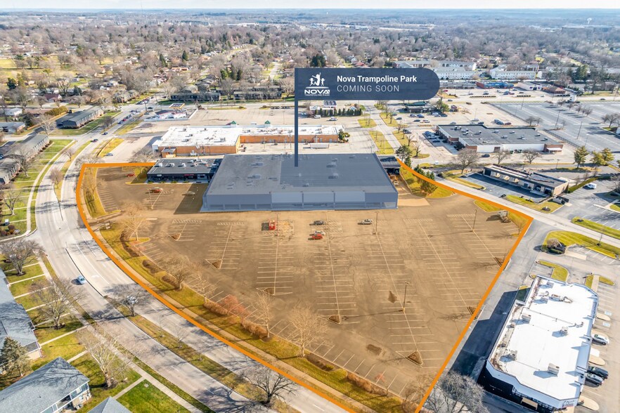 More Photos Of 5513-5567 Bigger Rd, Kettering Storefront For Sale