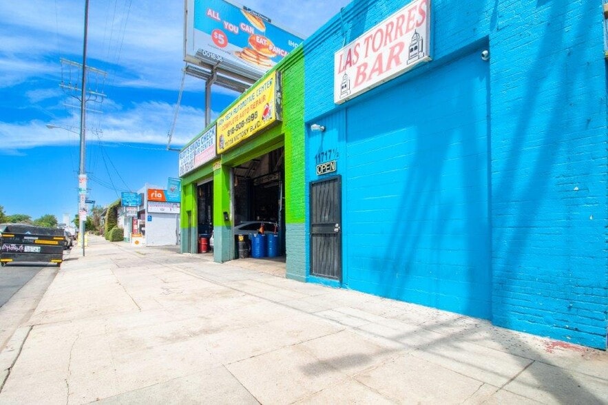 More Photos Of 11719 Victory Blvd, North Hollywood Storefront For Sale