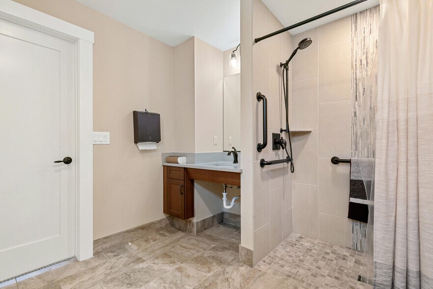 More Photos Of 1890 W Littleton Blvd, Littleton Office For Sale