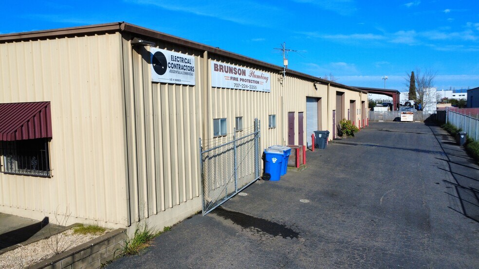 Primary Photo Of 978 Kaiser Rd, Napa Warehouse For Sale