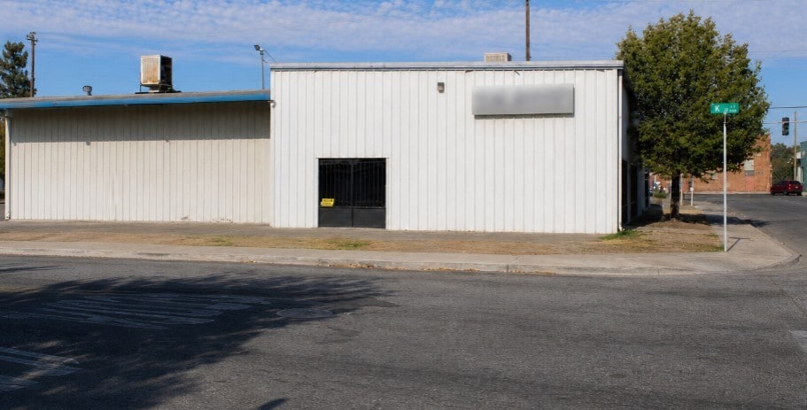 More Photos Of 1407 34th St, Bakersfield Industrial For Sale