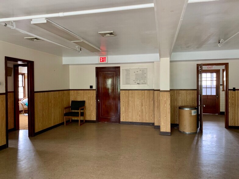 More Photos Of 240 Chestnut St, Liberty Warehouse For Lease