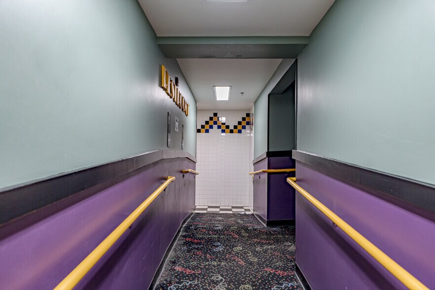 More Photos Of 250 Breighton Cir, Shelbyville Movie Theatre For Sale
