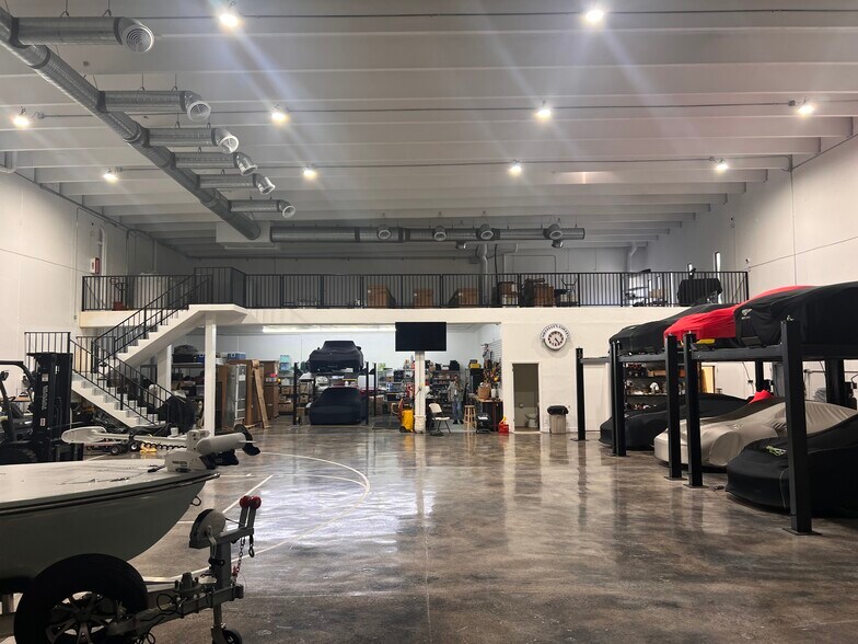 More Photos Of 921 NW 8th Ave, Fort Lauderdale Warehouse For Lease