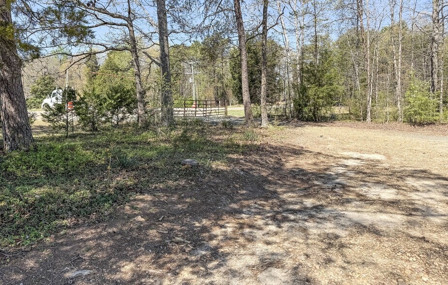 More Photos Of 2623 Jefferson Hwy, Louisa Warehouse For Sale
