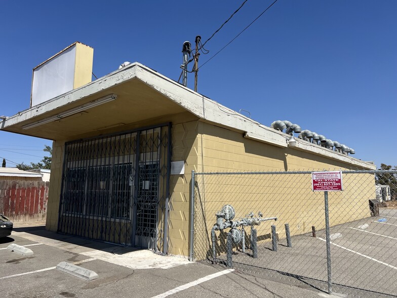 More Photos Of 2200 S Chester Ave, Bakersfield Freestanding For Sale
