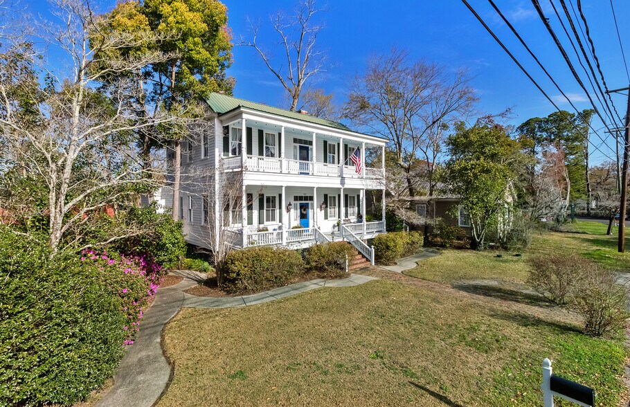 More Photos Of 112 S Magnolia St, Summerville Office Residential For Lease