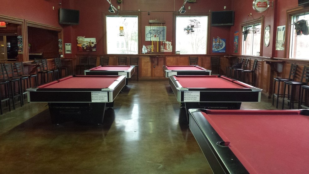 More Photos Of 1720 Gretna Blvd, Harvey Bar For Sale