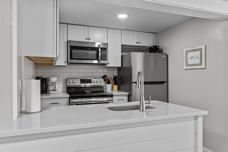 More Photos Of 119 W Bogue Blvd, Atlantic Beach Apartments For Sale