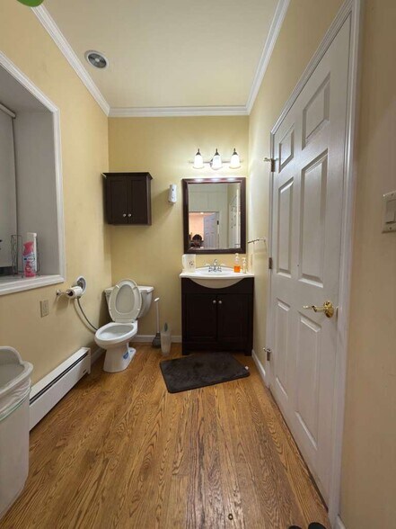 More Photos Of 250 E Cleveland Ave, Norwood Light Distribution For Sale