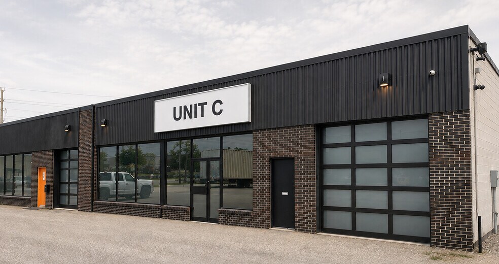 More Photos Of 976 Dugald Rd, Winnipeg Flex For Lease
