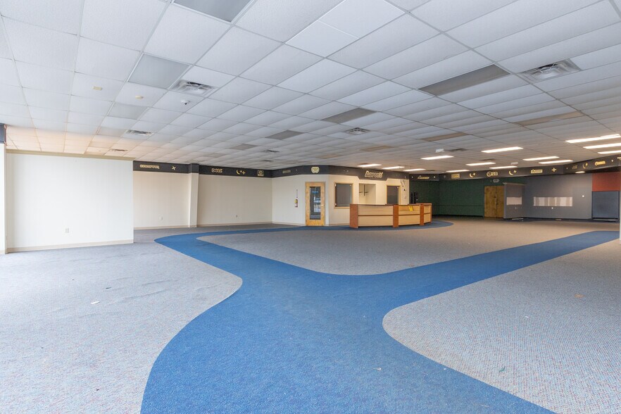 More Photos Of 1592 Sandifer Blvd, Seneca Freestanding For Lease