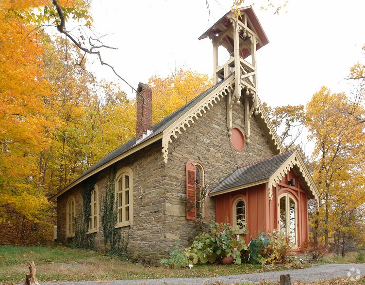 More Photos Of 5768-5774 Albany Post Rd, Rhinebeck Freestanding For Sale
