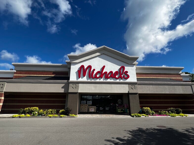 More Photos Of 10-40 Square Dr, Victor Unknown For Lease