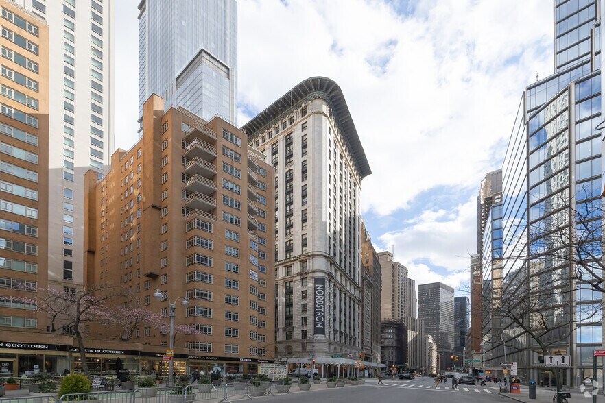 Primary Photo Of 5 Columbus Cir, New York Coworking Space