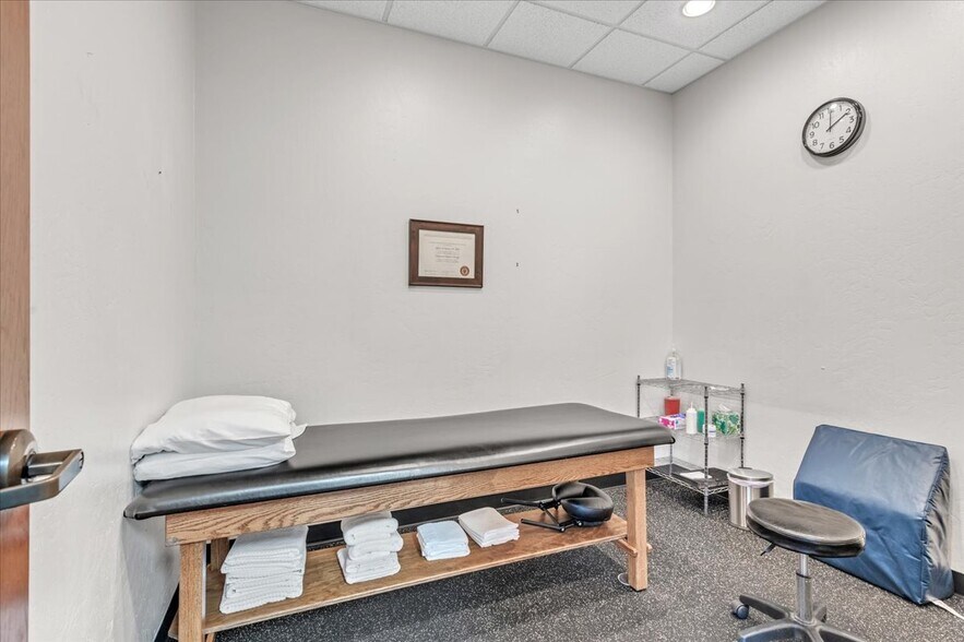 More Photos Of 304 S 29th St, Chickasha Medical For Sale