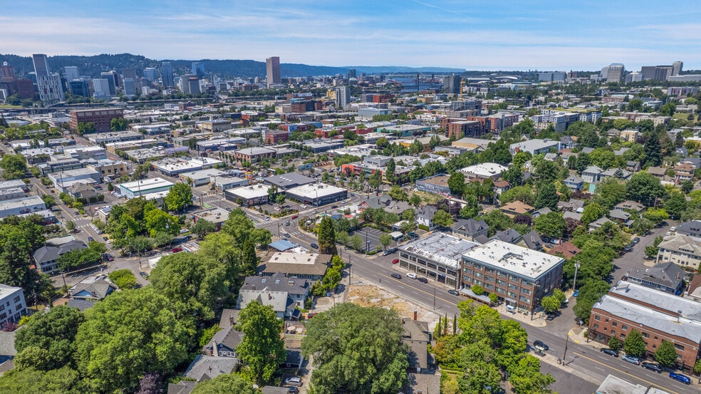 More Photos Of 1312-1334 SE Hawthorne Blvd, Portland Land For Sale