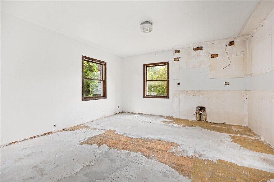More Photos Of 170 Round House St, Braidwood Apartments For Sale