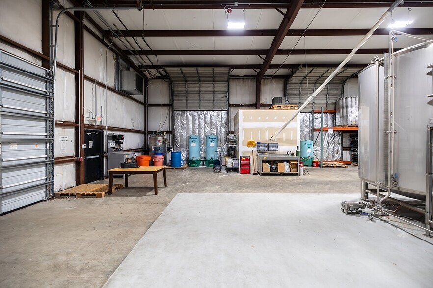 More Photos Of 110 Greenfield St, Wilmington General Retail For Sale