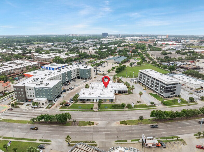 More Photos Of 6430 Hillcroft Ave, Houston Office For Sale