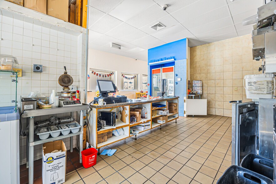 More Photos Of 1535 Memorial Dr, Chicopee General Retail For Sale