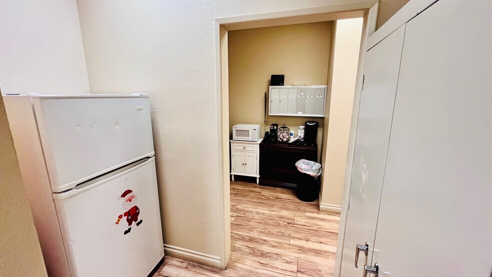More Photos Of 15409 Anacapa Rd, Victorville Loft Creative Space For Sale