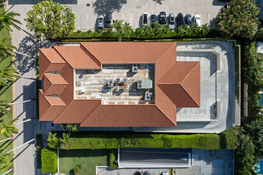 More Photos Of 420 Royal Palm Way, Palm Beach Office For Lease