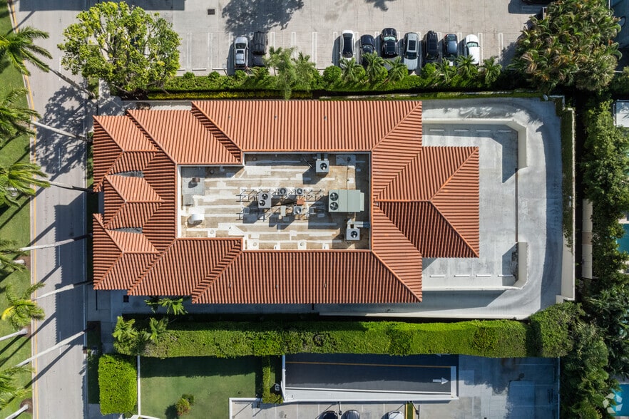 More Photos Of 420 Royal Palm Way, Palm Beach Office For Lease