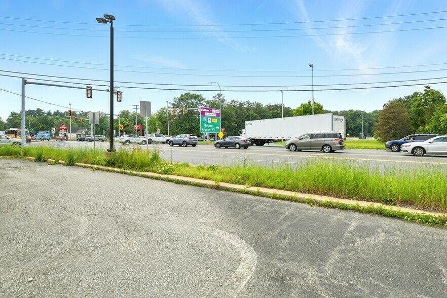 More Photos Of 962 Southampton Rd, Westfield Warehouse For Sale