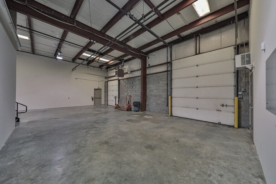 More Photos Of 2299 Brodhead Rd, Bethlehem Office For Sale