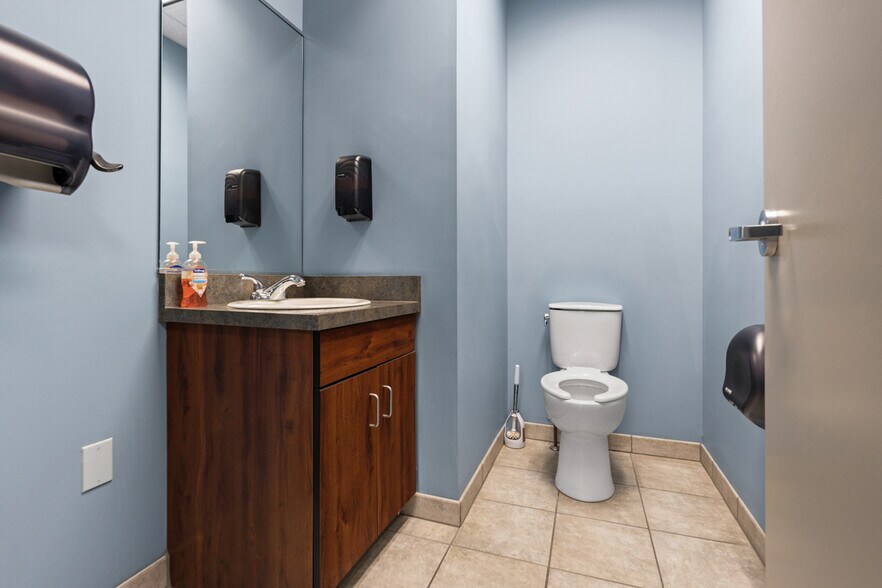 More Photos Of 2640 Pitcairn Rd, Monroeville Medical For Sale