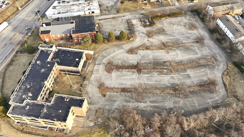 More Photos Of 4205 Dixie Hwy, Louisville Office For Sale
