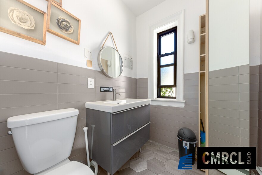 More Photos Of 131 Beverley, Brooklyn Flex For Lease